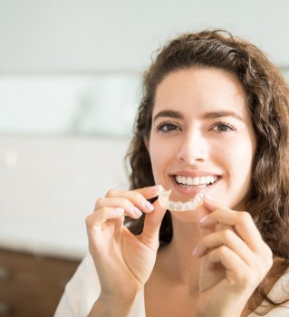 Invisalign (Şeffaf Plak)