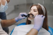 Diş Çapraşıklığı Neden Olur, Nasıl Tedavi Edilir?